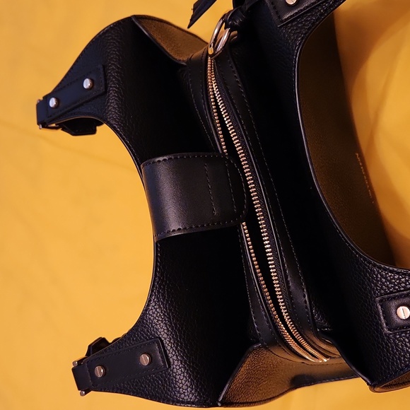 Calvin Klein handbag - Picture 5 of 9